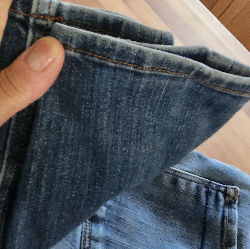 Fidelity Denim Women's Classic Blue Jeans. Size 26. - Picture 4 of 14